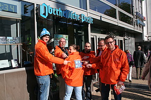 3. Streiktag vor der Geschäftsstelle der Oberhessischen Presse in der Marburger Innenstadt.