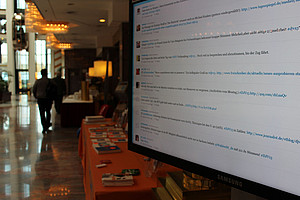 Aktuelle Twitterwand vor dem Sitzungssaal. Â©Sonja Lehnert