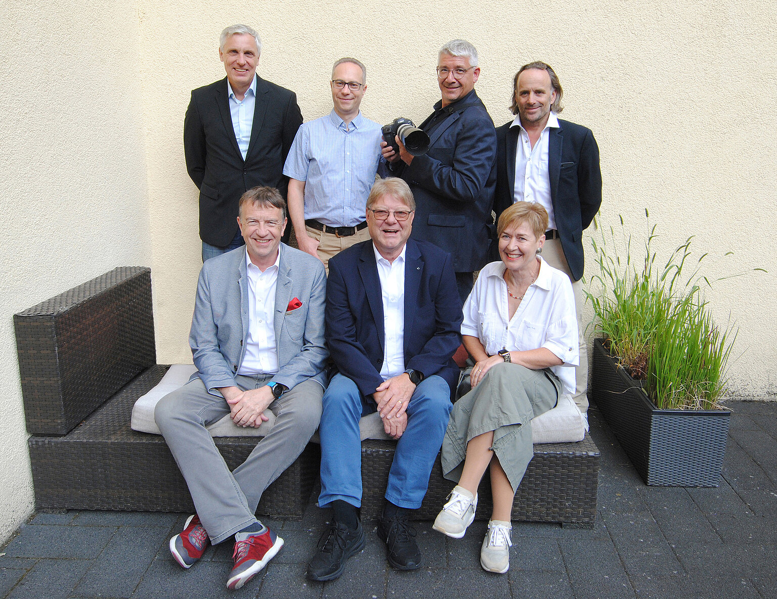 Geschäftsführender Vorstand des DJV Hessen – v.l.n.r. oben: Jan Wagner, Jens Brehl, Karsten Socher (Beisitzer), Martin Schmidt (Schriftführer), unten: Jörg Steinbach (2. Vorsitzender), Knud Zilian (1. Vorsitzender), Sylvia Kuck (Beisitzerin), Dr. Gabriela Blumschein (Schatzmeisterin) fehlt auf dem Bild.