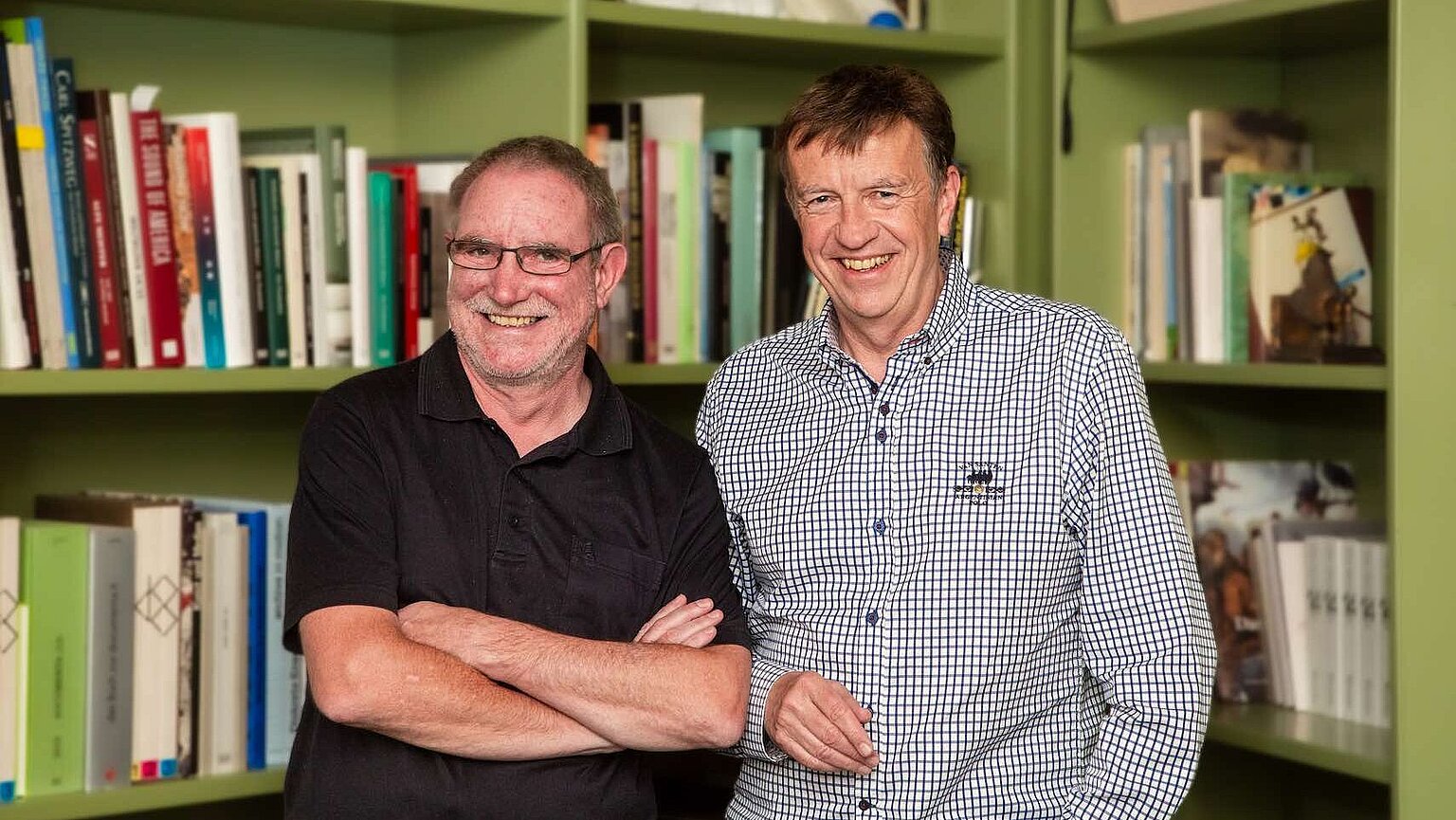 Jahreshauptversammlung Ortsverband Kassel 2022 Als Ortsvorsitzende in Kassel wurden wiedergewählt: Jörg Steinbach als Vorsitzender (rechts) und Rolf Skrypzak zum Stellvertreter. Steinbach ist seit 1994 im Amt, Skrypzak seit 2002. – Als Ortsvorsitzende in Kassel wurden wiedergewählt: Jörg Steinbach als Vorsitzender (rechts) und Rolf Skrypzak zum Stellvertreter. Steinbach ist seit 1994 im Amt, Skrypzak seit 2002.