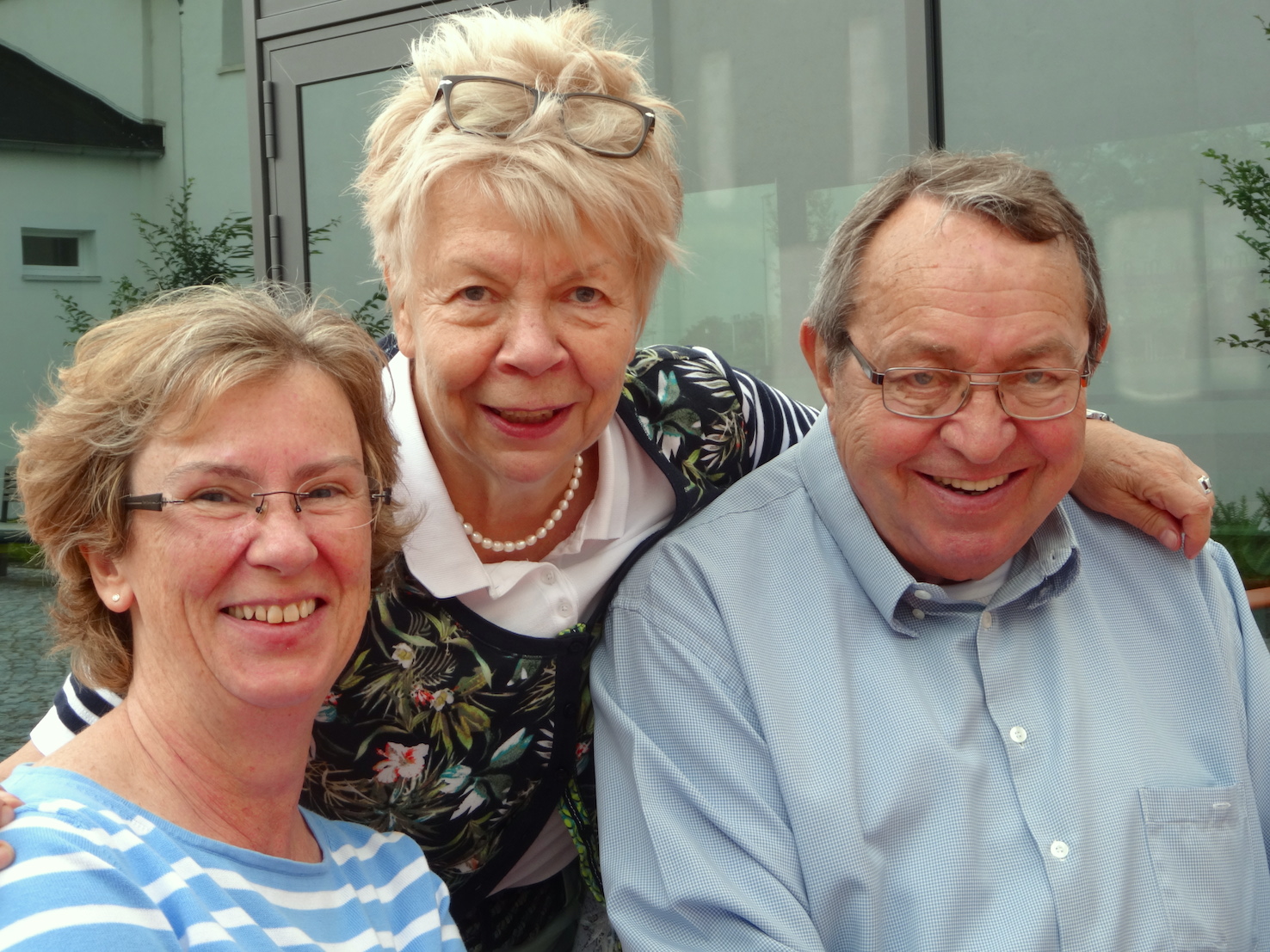 – Josef Weiske auf dem Landesverbandstag des DJV Thüringen 2015. Neben ihm Ingrid Erhardt, Gründungsmitglied des DJV Thüringen (mitte) und die damalige Geschäftsführerin des DJV Rheinland-Pfalz, Gisela Schmoldt.